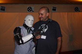 La vida artifical era el tema de esta ediciÃ³n.