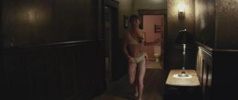 Pese a las muertes, abusos y violencia, sorprende no ver desnudos